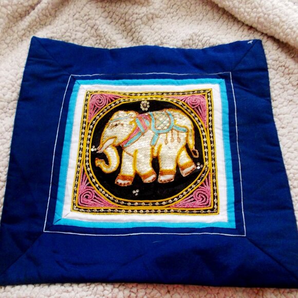 New Beaded Elephant Pillow Cover 16" x 16" - Picture 1 of 3